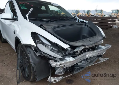 2024 Tesla Model Y Long Range Dual Motor All-Wheel Drive from USA, damaged, VIN 7SAYGDEE0RA252792
